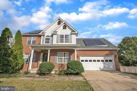 2100 Country Pines Ct, Waldorf, MD 20601