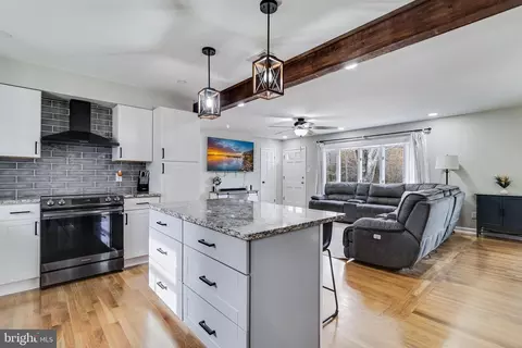 9675 Kline Dr, La Plata, MD 20646