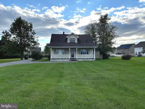 10915 Berry Rd, Waldorf, MD 20603