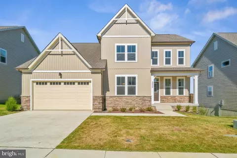 9858 Selkie Ln, Waldorf, MD 20601