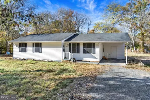 6495 Valley Rd, La Plata, MD 20646