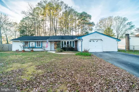 2900 Sandwich Dr, Waldorf, MD 20601