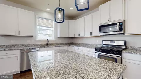 Entry Way - 6910 Coldstream Ct, Bryans Road, MD 20616 photo 6 of 20