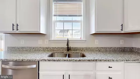 Entry Way - 6910 Coldstream Ct, Bryans Road, MD 20616 photo 8 of 20