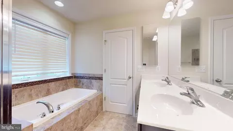 Entry Way - 6910 Coldstream Ct, Bryans Road, MD 20616 photo 15 of 20