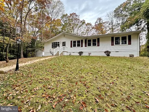 6345 Hidden Valley Dr, La Plata, MD 20646