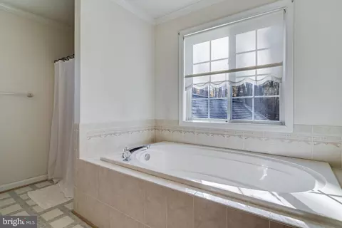8045 Settle Ct, Waldorf, MD 20603 photo 45