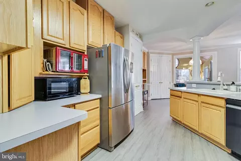 8045 Settle Ct, Waldorf, MD 20603 photo 9