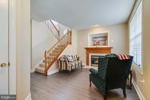 8045 Settle Ct, Waldorf, MD 20603 photo 5