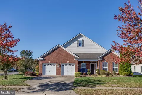 11145 Commanders Ln, White Plains, MD 20695