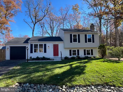 2018 English Oak Ct, Waldorf, MD 20601