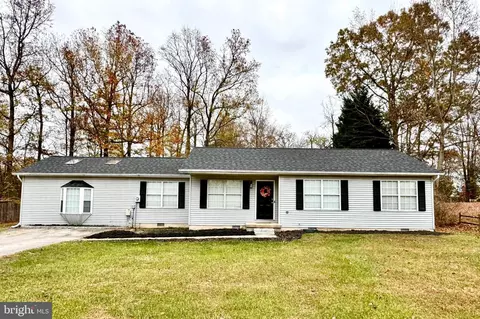 12245 Wendy Ln, Waldorf, MD 20601