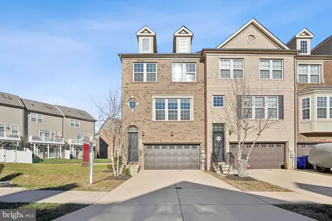2810 Golden Gate Ct, Waldorf, MD 20601