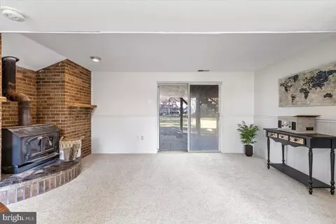 Living - 11654 Kipling Dr, Waldorf, MD 20601 photo 3 of 3