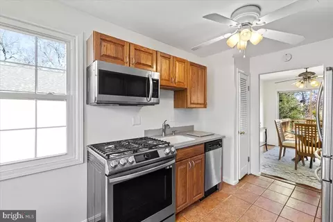 Kitchen - 11654 Kipling Dr, Waldorf, MD 20601 photo 2 of 3
