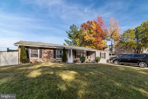 906 Fowler Ct, Waldorf, MD 20602