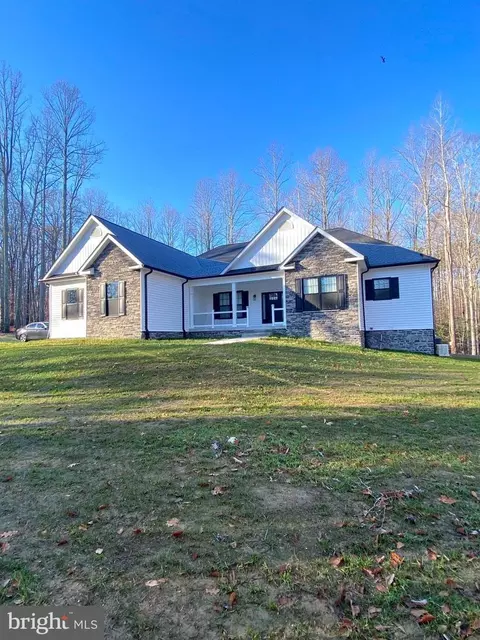 6735 Barney Dr, Hughesville, MD 20637