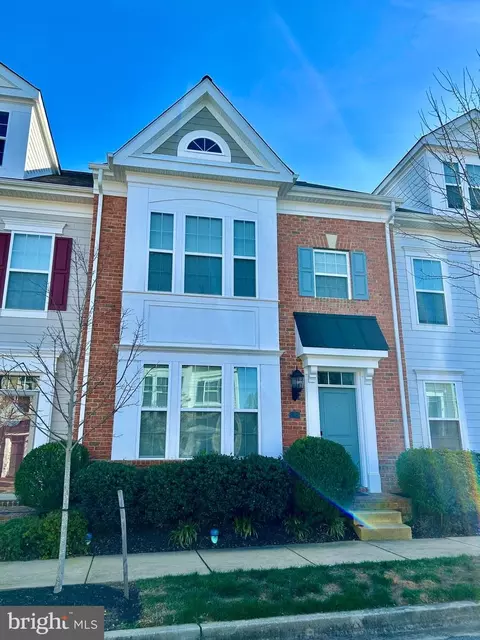 5 Mustang Dr, La Plata, MD 20646