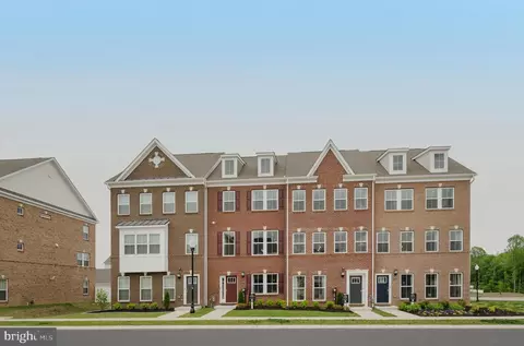 10656 Roundstone Ln, White Plains, MD 20695