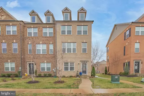 2879 Chalkstone Pl, Waldorf, MD 20601