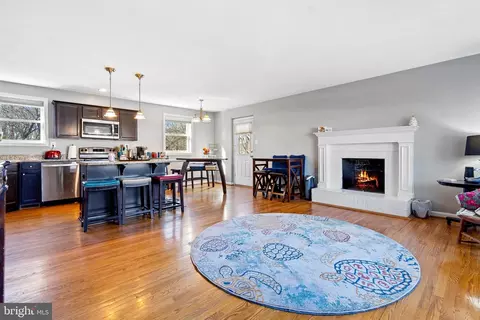 10511 Mark Dr, Waldorf, MD 20601