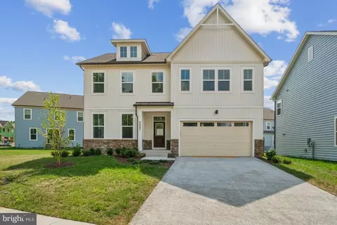 10005 Selkie Ln, Waldorf, MD 20601