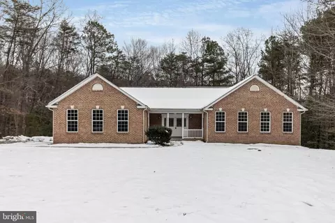 6338 Grant Chapman Dr, La Plata, MD 20646