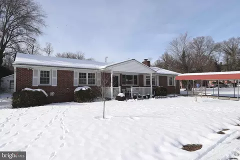2 Meekins Ave, Indian Head, MD 20640