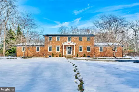 6960 Wood Glen Dr, Hughesville, MD 20637
