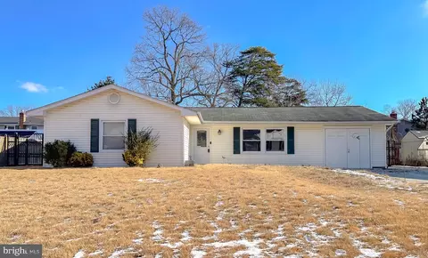 16 Greystone Cir, Waldorf, MD 20602