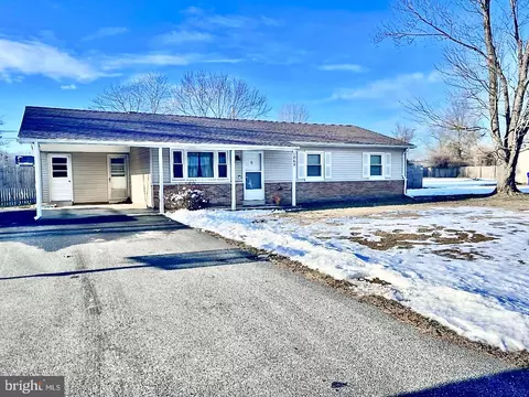 7869 Bethany Ln, La Plata, MD 20646