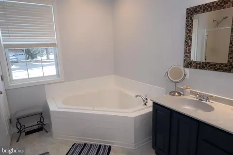 Bath - 11547 Wollaston Cir, Swan Point, MD 20645 photo 2 of 2