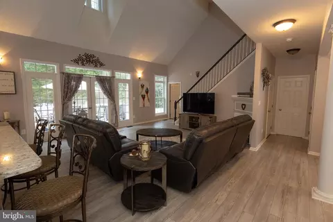 Entry Way - 11547 Wollaston Cir, Swan Point, MD 20645 photo 2 of 20