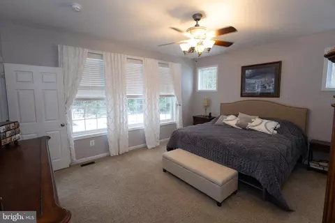 Bedroom - 11547 Wollaston Cir, Swan Point, MD 20645 photo 2 of 9