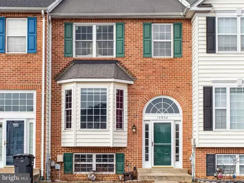 10852 Nautica Pl, White Plains, MD 20695