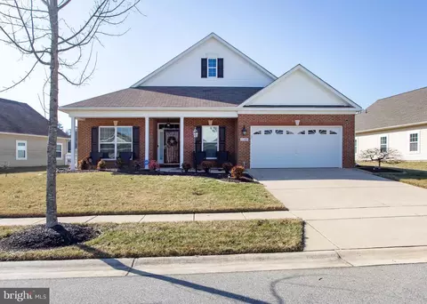 11189 Commanders Ln, White Plains, MD 20695