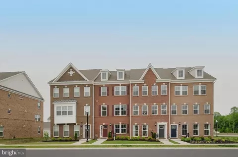 10646 Roundstone Ln, White Plains, MD 20695