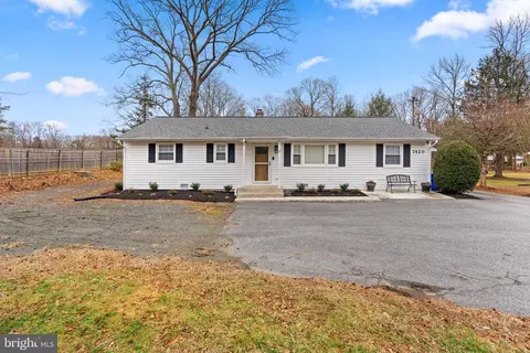 7420 Saint Marys Ave, La Plata, MD 20646