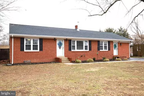 15210 Hughesville Manor Dr, Hughesville, MD 20637