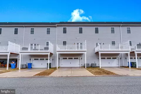 Exterior - 1035 Rye Dr, La Plata, MD 20646 photo 2 of 5