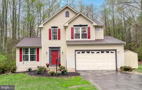 16400 Triple Crown Ct, Hughesville, MD 20637