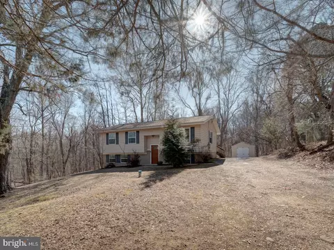 8415 Warren Dr, Pomfret, MD 20675 photo 2