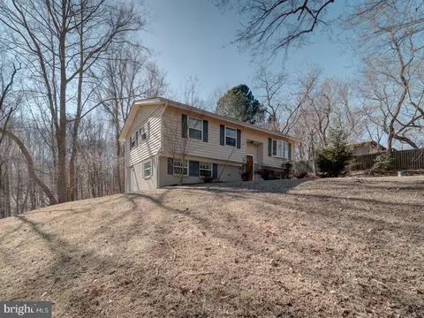 8415 Warren Dr, Pomfret, MD 20675 photo 4