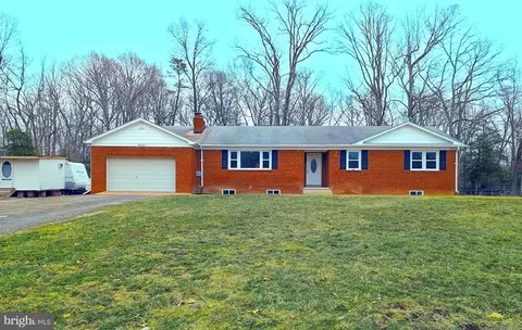 6560 Cardinal Dr, La Plata, MD 20646