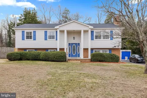 4620 Pickeral St, White Plains, MD 20695