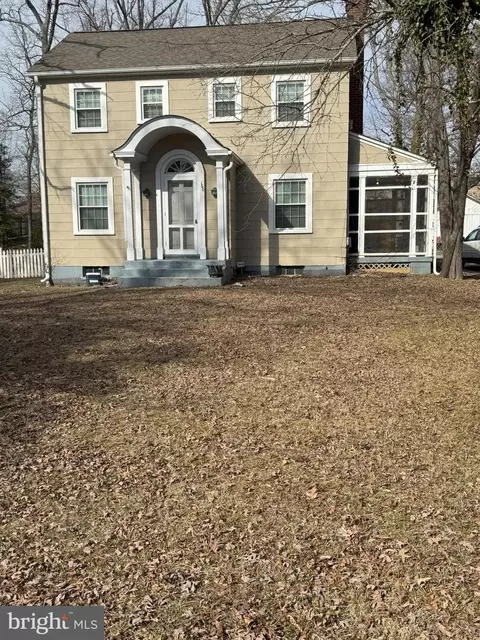 100 E Hawthorne Dr, La Plata, MD 20646