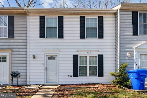 1524 Pin Oak Dr, Waldorf, MD 20601