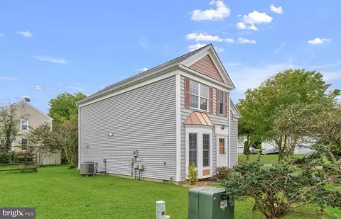 Exterior - 3447 G Iris Pl, Waldorf, MD 20602 photo 3 of 5