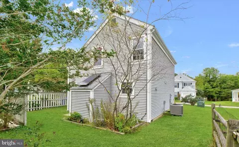 Exterior - 3447 G Iris Pl, Waldorf, MD 20602 photo 4 of 5