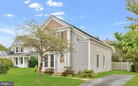 Exterior - 3447 G Iris Pl, Waldorf, MD 20602 photo 2 of 5